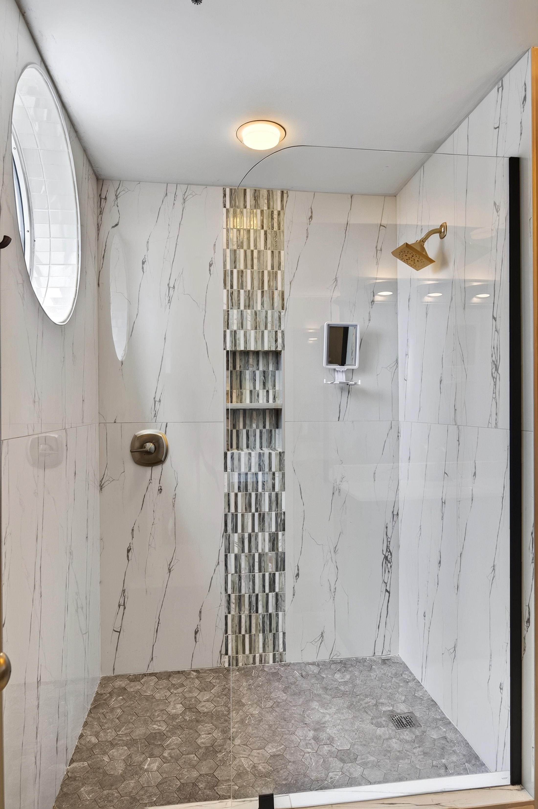  Beautifully Renovated Condo in Unbeatable Midtown Location - 物件實景