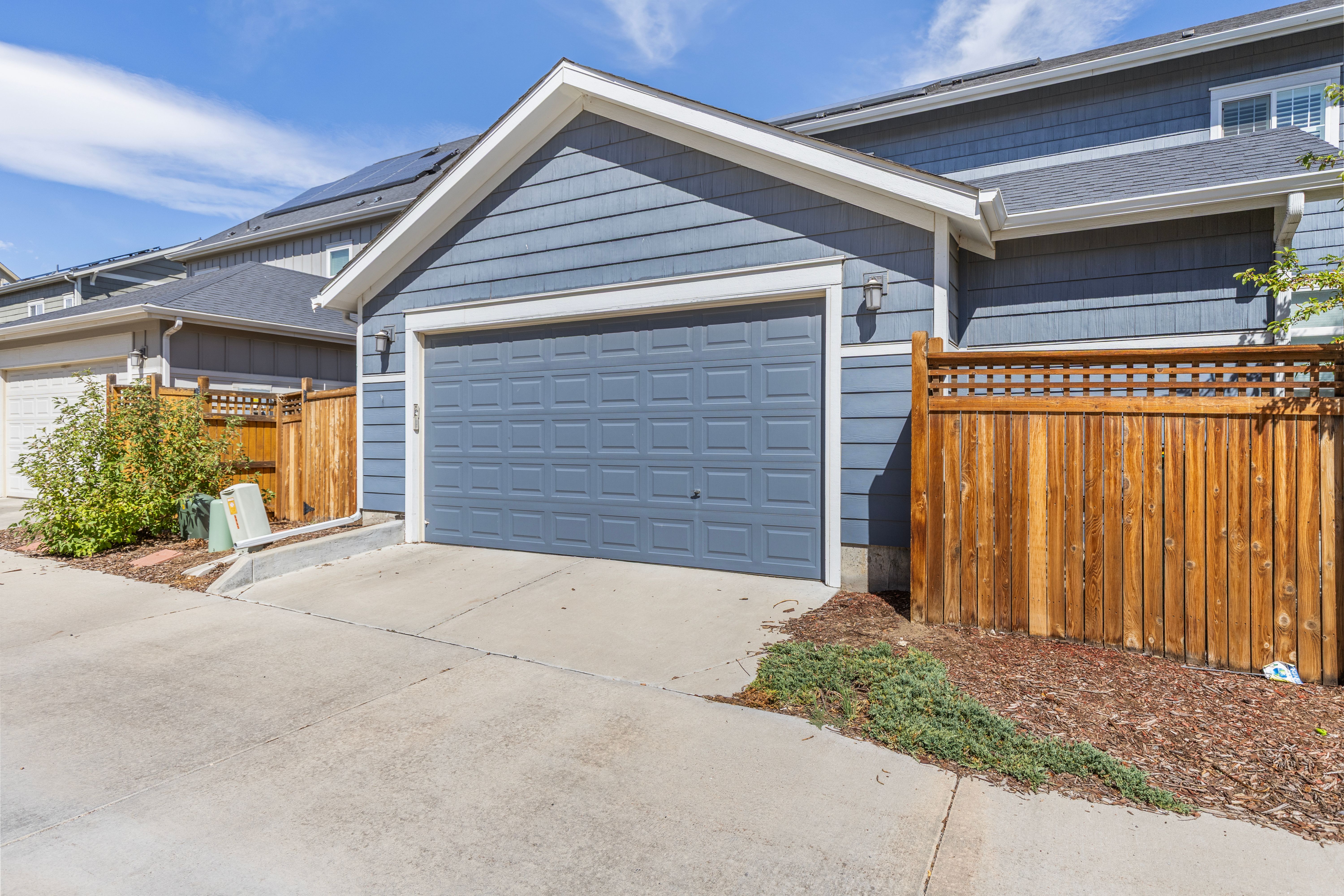  Stunning, Meticulously Cared-For Residence in Coveted Hyland Village Community - 物件實景