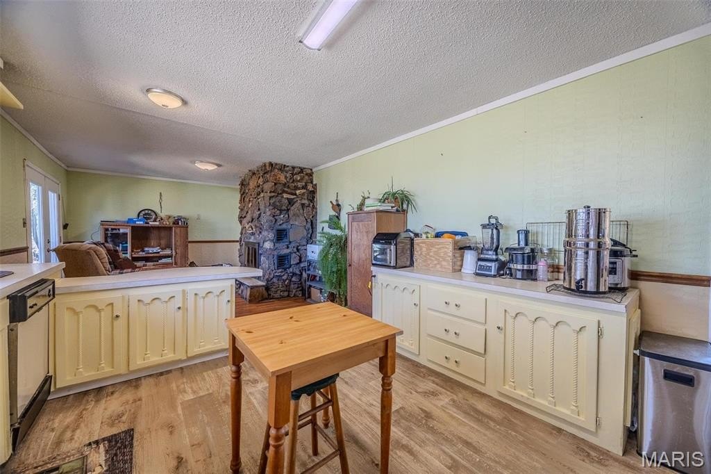 Lebanon, Missouri, 65536, United States, 5 Bedrooms Bedrooms, ,2 BathroomsBathrooms,Residential,For Sale,1922882