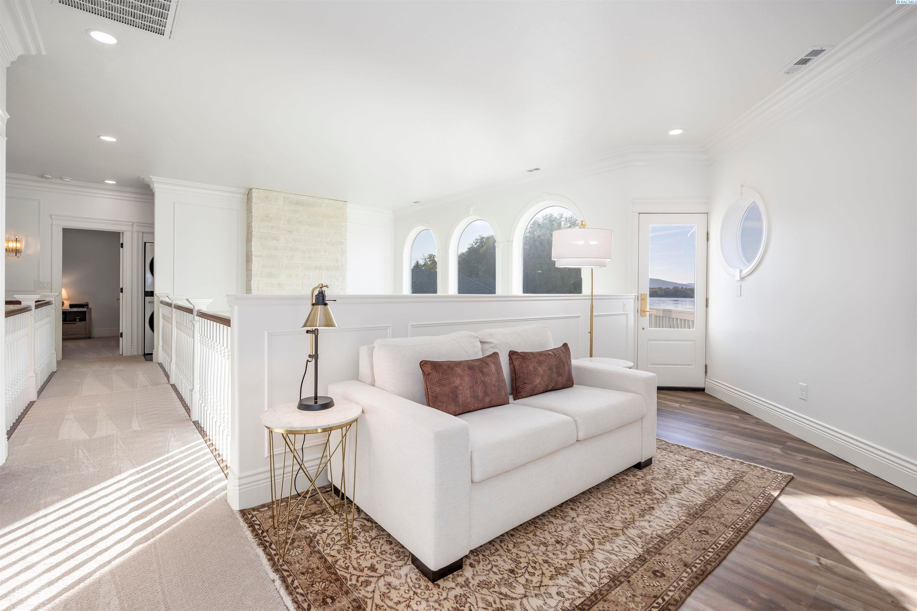 Pasco, Washington, 99301, United States, 4 Bedrooms Bedrooms, ,4 BathroomsBathrooms,Residential,For Sale,1974870