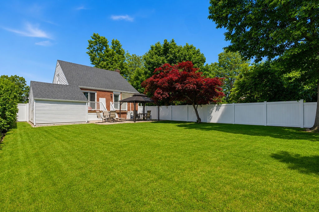East Rockaway, New York, 11518, United States, 4 Bedrooms Bedrooms, ,2 BathroomsBathrooms,Residential,For Sale,2048552