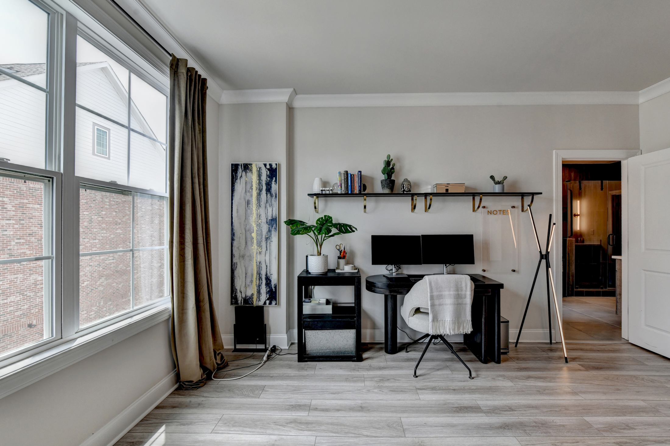  Welcome Home to this Magnificent Three-Story Townhome - 物件實景