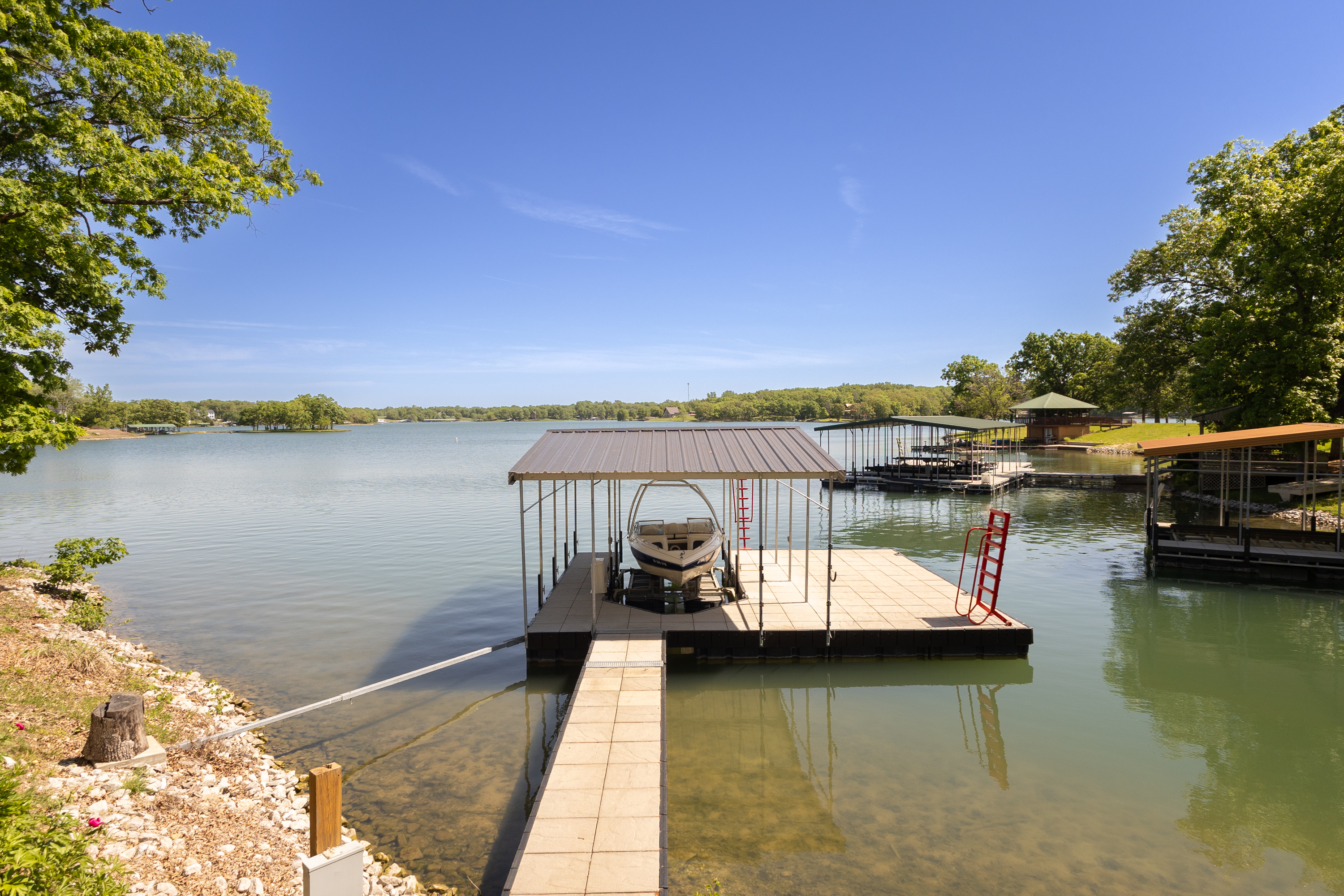 Keytesville, Missouri, 65261, United States, 4 Bedrooms Bedrooms, ,3 BathroomsBathrooms,Residential,For Sale,2048618