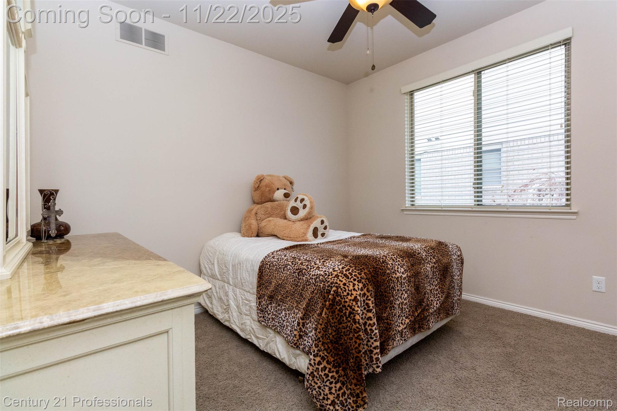 ClintonTownship, Michigan, 48038, United States, 3 Bedrooms Bedrooms, ,4 BathroomsBathrooms,Residential,For Sale,1994254