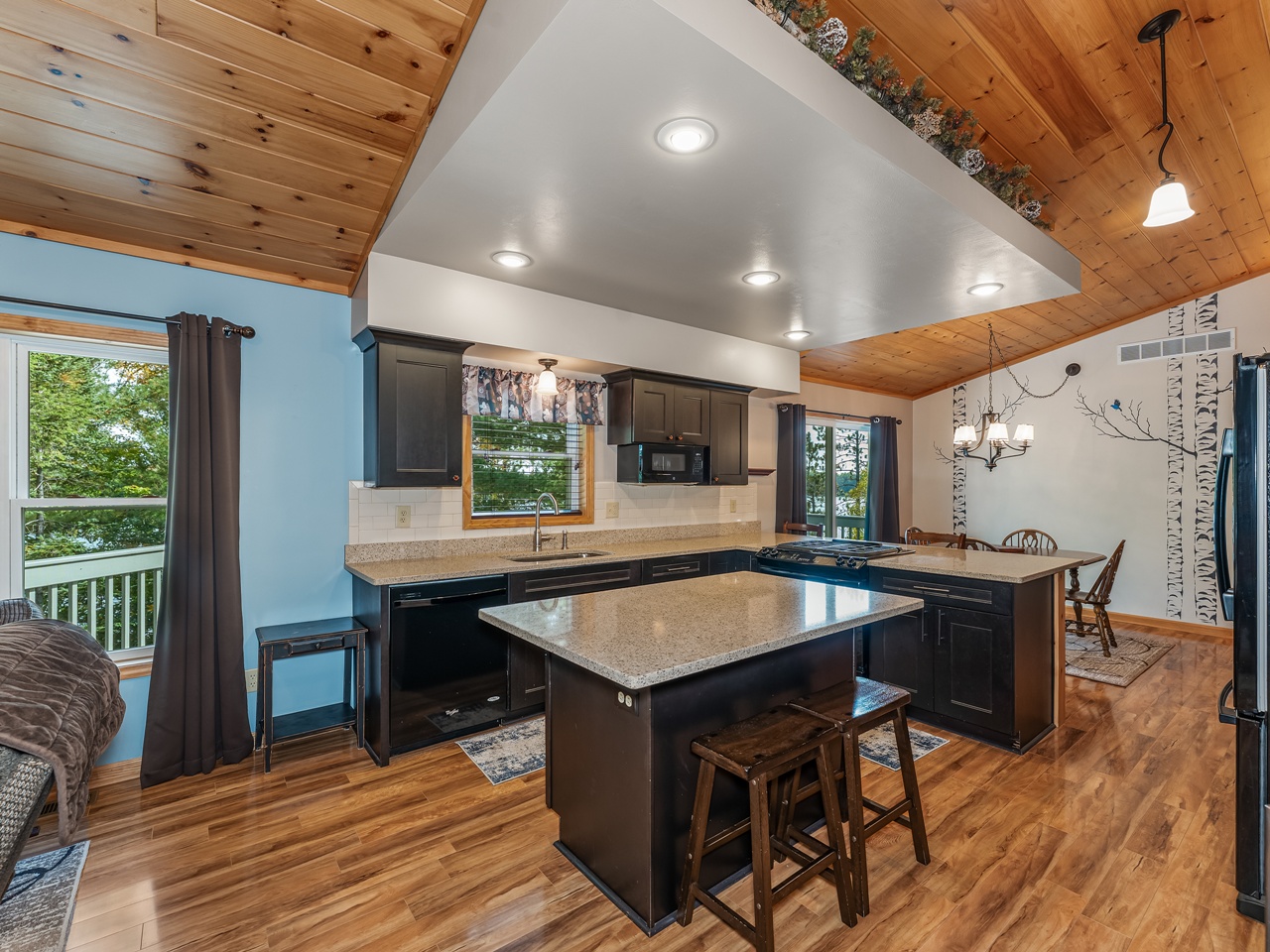 Mercer, Wisconsin, 54547, United States, 3 Bedrooms Bedrooms, ,3 BathroomsBathrooms,Residential,For Sale,1978560