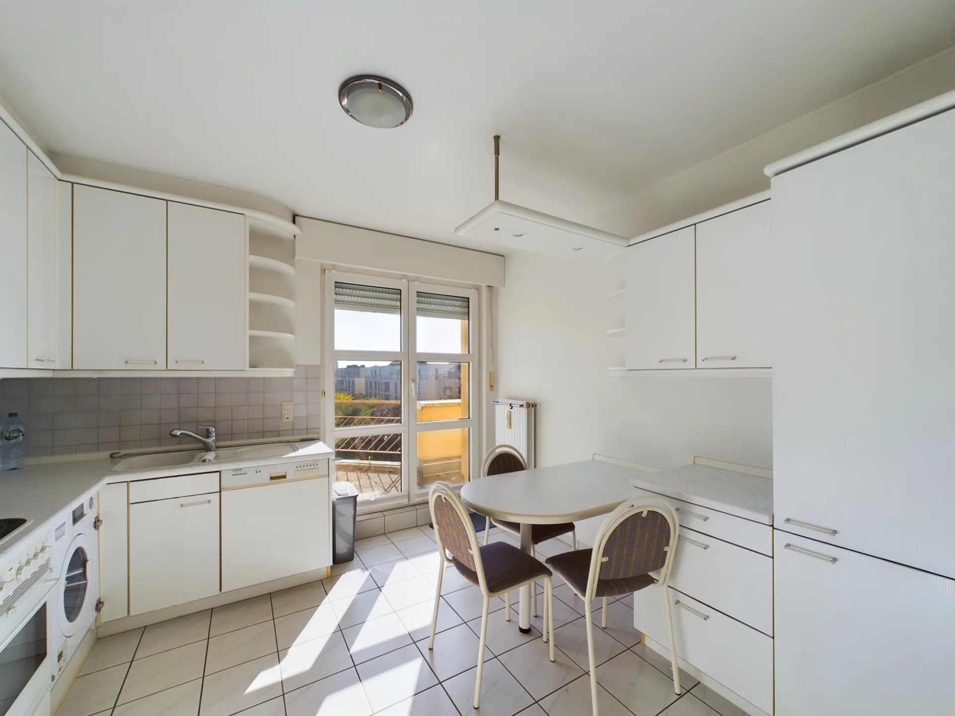 Luxembourg, Canton de Luxembourg, LU, 2 Bedrooms Bedrooms, ,1 BathroomBathrooms,Residential,For Sale,1999100