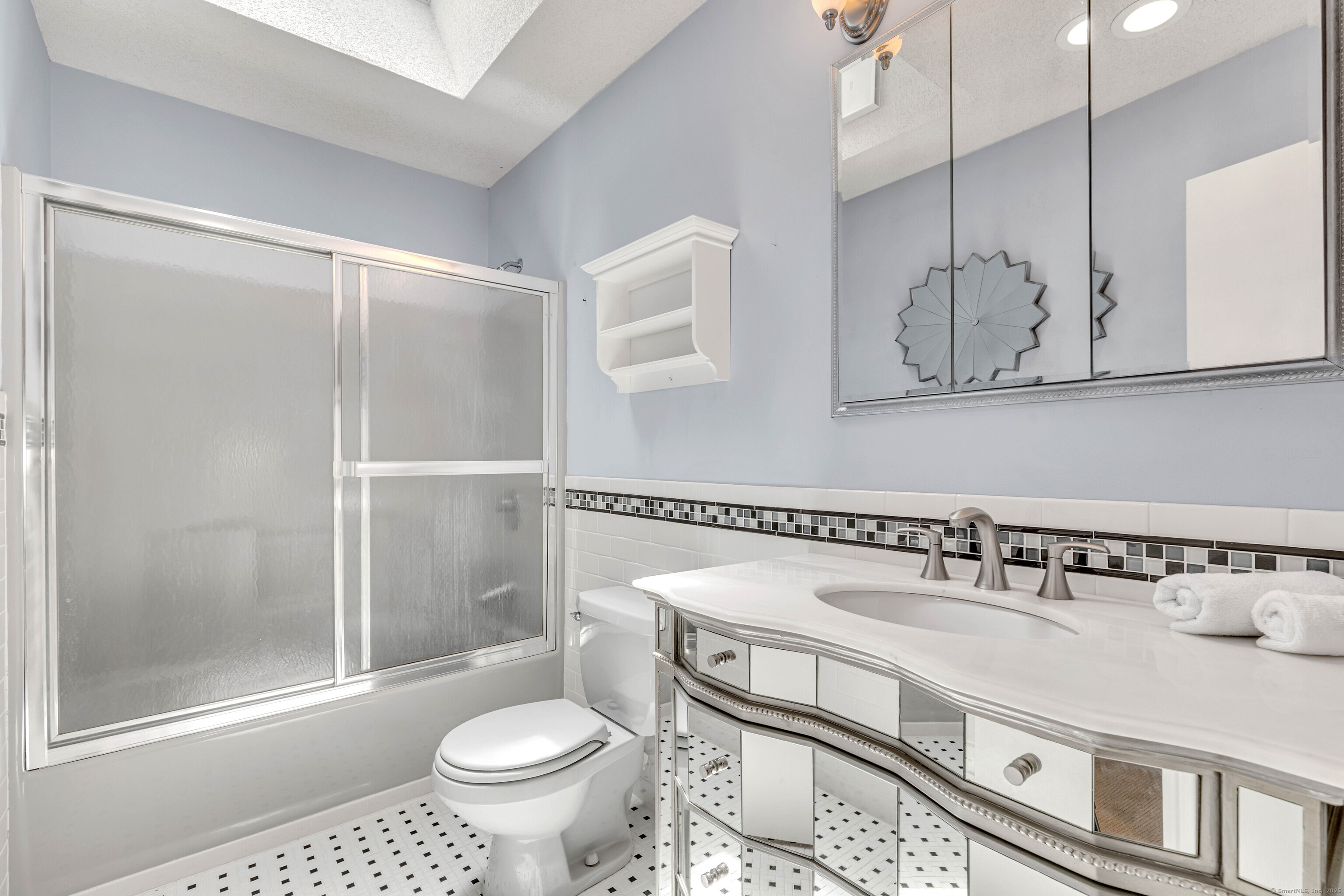 Madison, Connecticut, 06443, United States, 4 Bedrooms Bedrooms, ,3 BathroomsBathrooms,Residential,For Sale,1896835