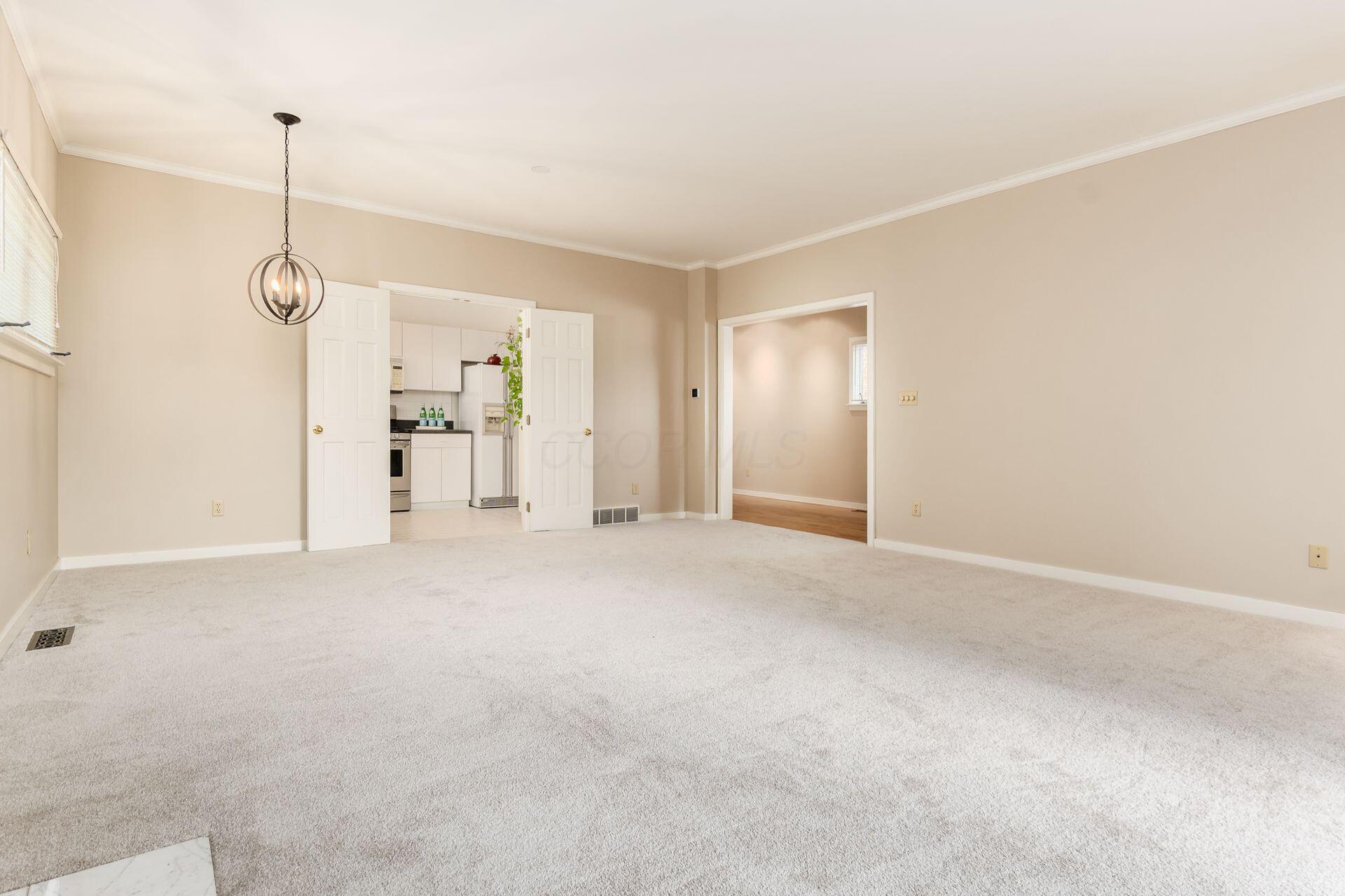 Columbus, Ohio, 43206, United States, 2 Bedrooms Bedrooms, ,3 BathroomsBathrooms,Residential,For Sale,1874605