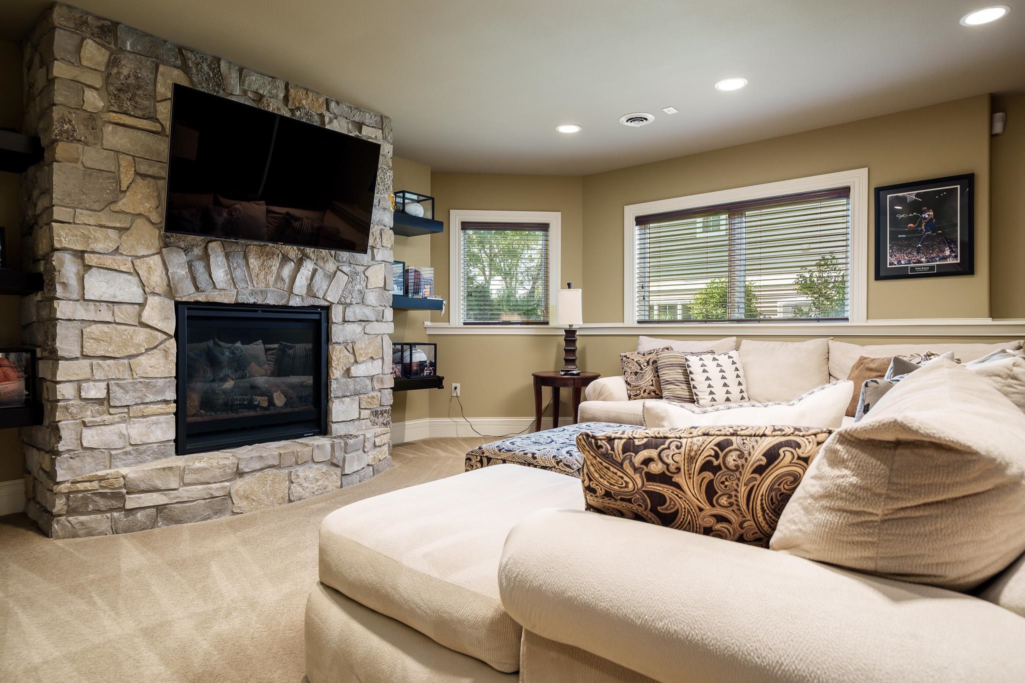 Waunakee, Wisconsin, 53597, United States, 6 Bedrooms Bedrooms, ,5 BathroomsBathrooms,Residential,For Sale,1914113