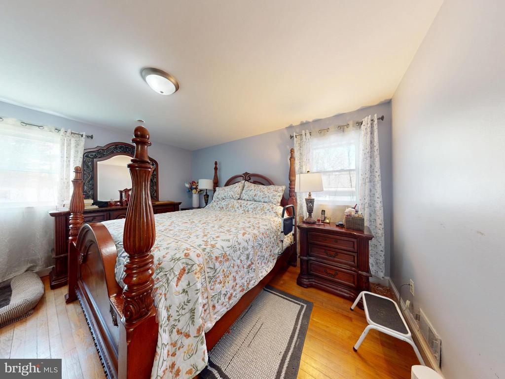 Silver Spring, Maryland, 20902, United States, 3 Bedrooms Bedrooms, ,3 BathroomsBathrooms,Residential,For Sale,1931688