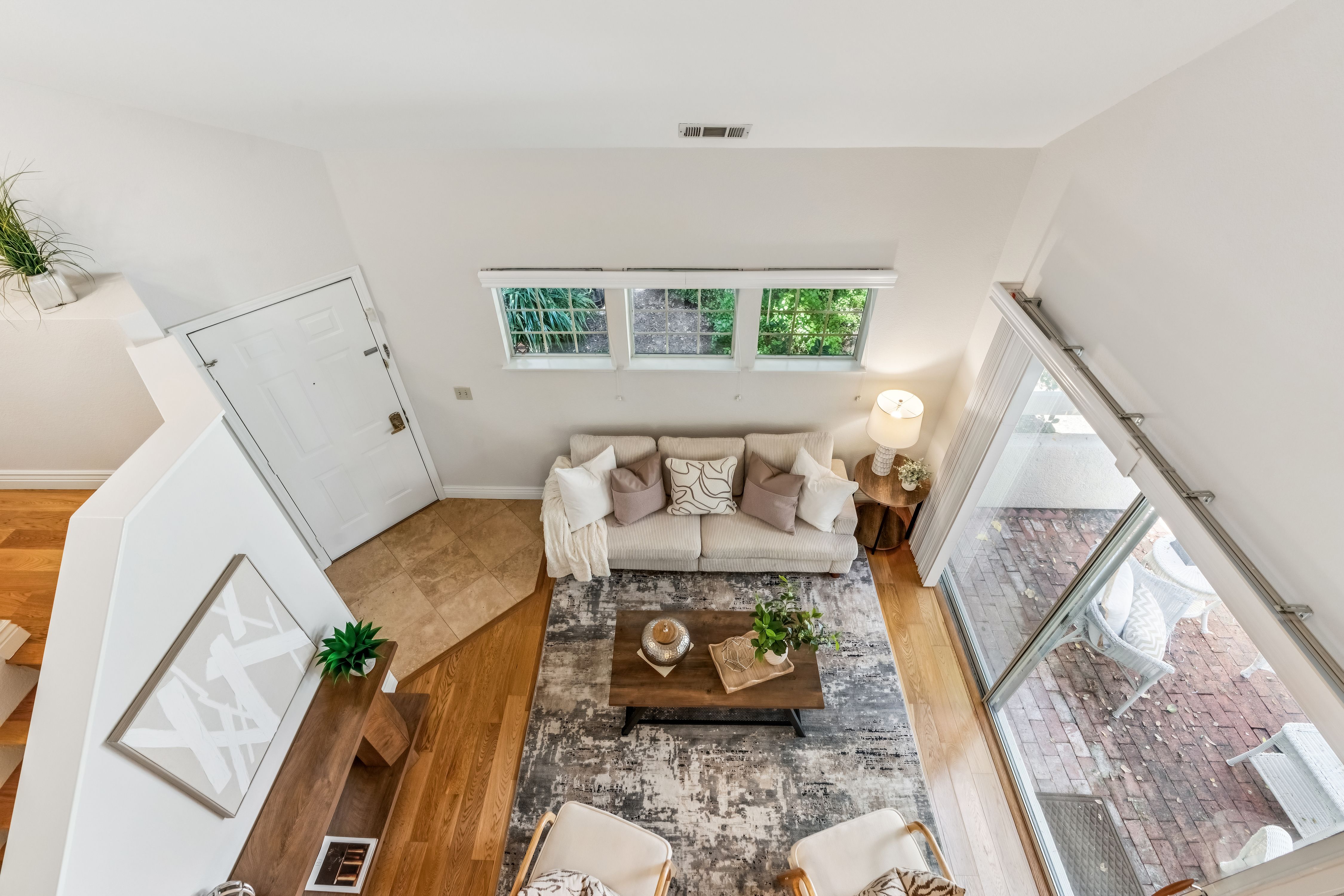  Private, Updated Townhome Surrounded by Majestic Trees - 物件實景