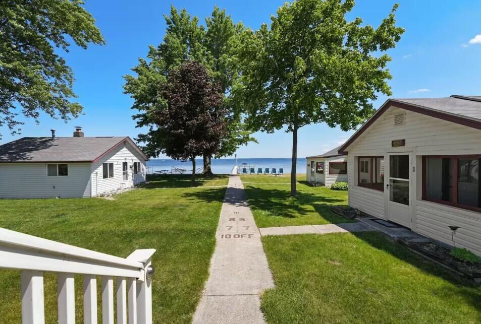Houghton Lake, Michigan, 48629, United States, 8 Bedrooms Bedrooms, ,4 BathroomsBathrooms,Residential,For Sale,1990412