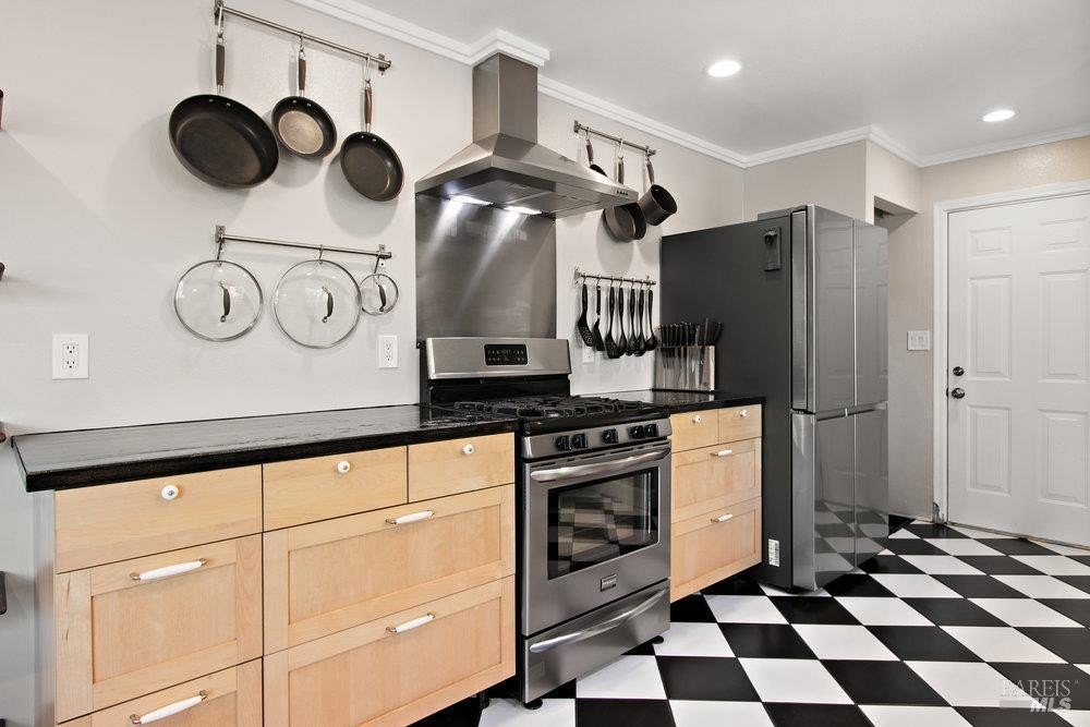 Benicia, California, 94510, United States, 2 Bedrooms Bedrooms, ,1 BathroomBathrooms,Residential,For Sale,1966169