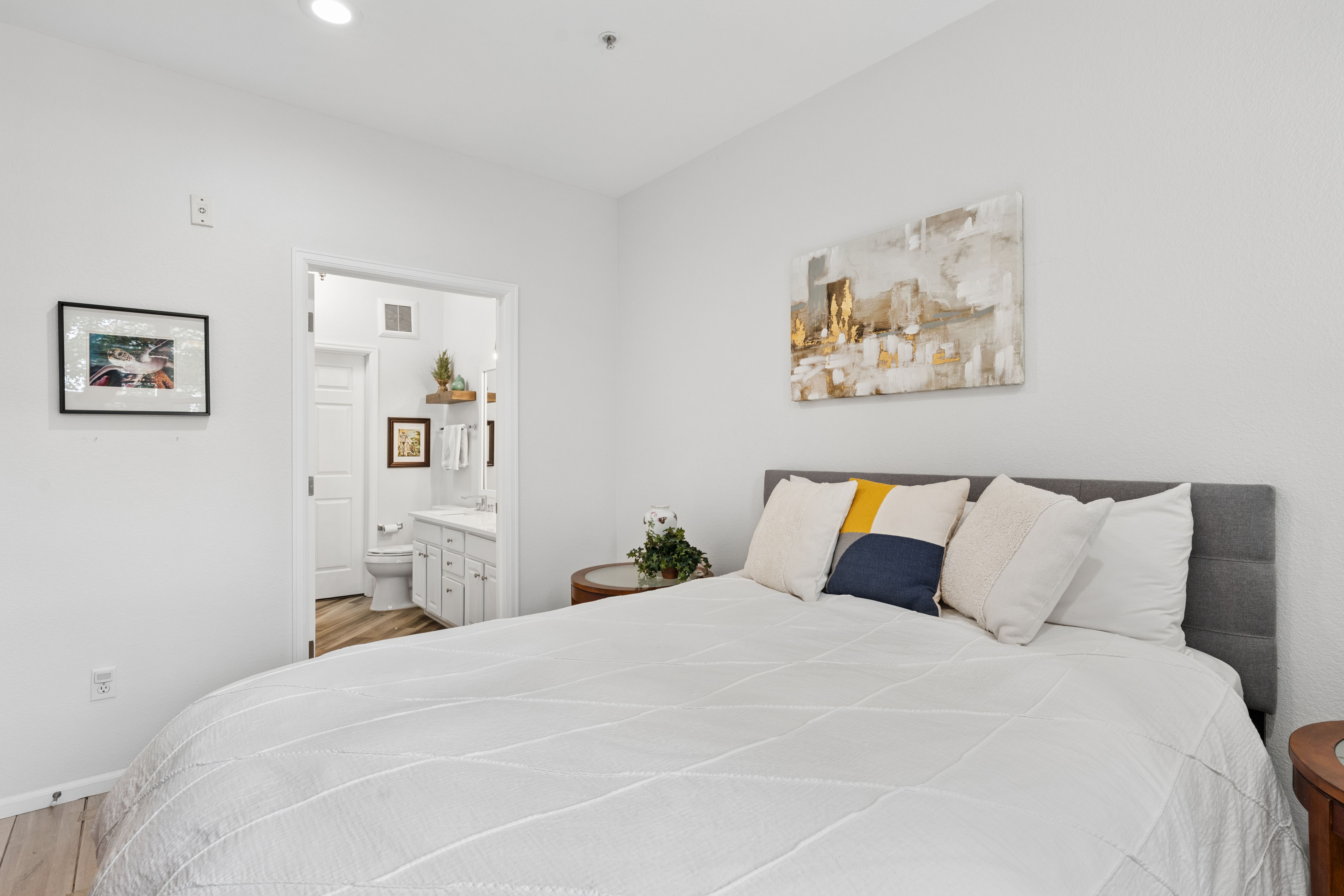  Turnkey Home Offers a Bright and Flexible Floor Plan - 物件實景