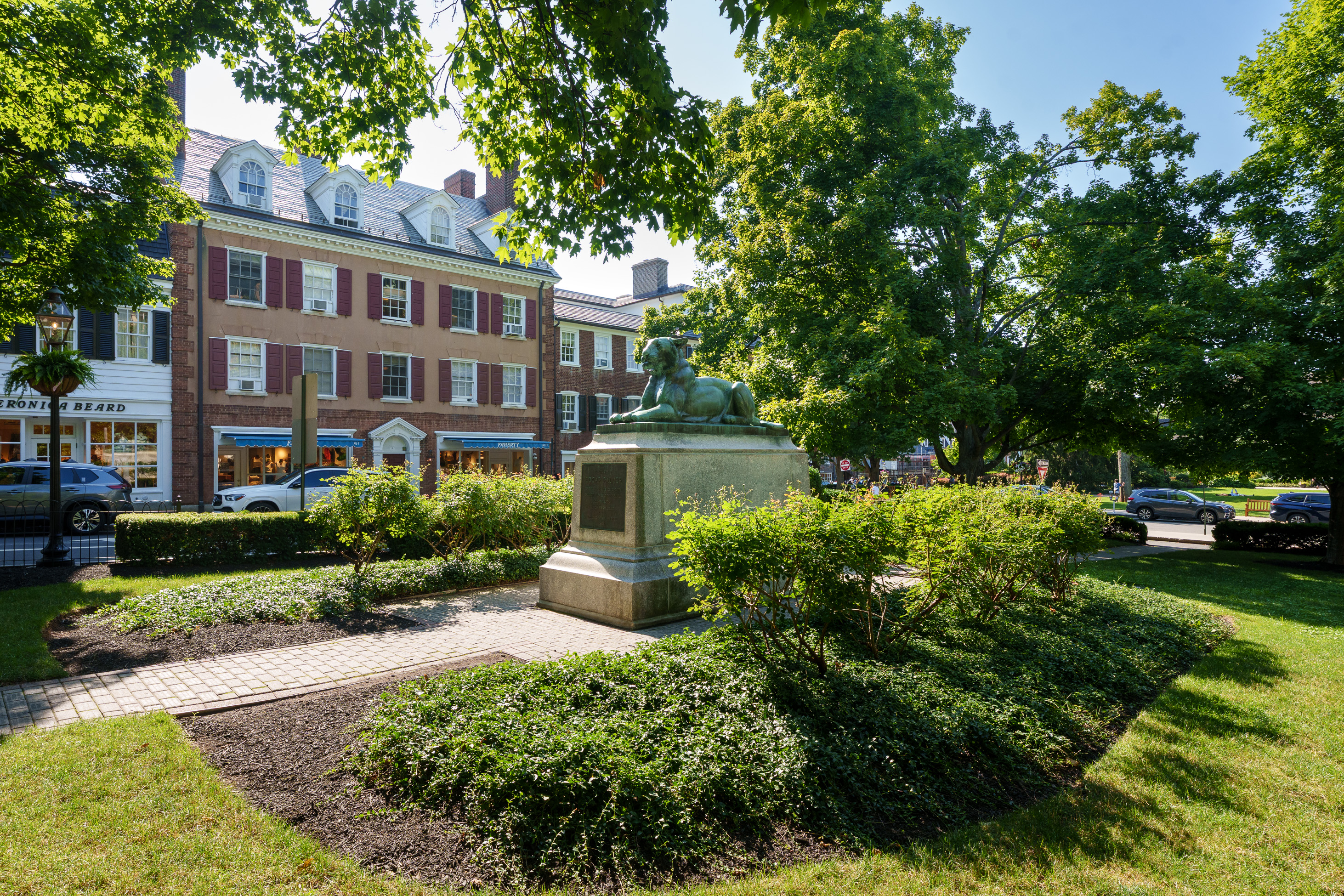  Surprisingly Spacious and Smartly Updated on Palmer Square - 物件實景