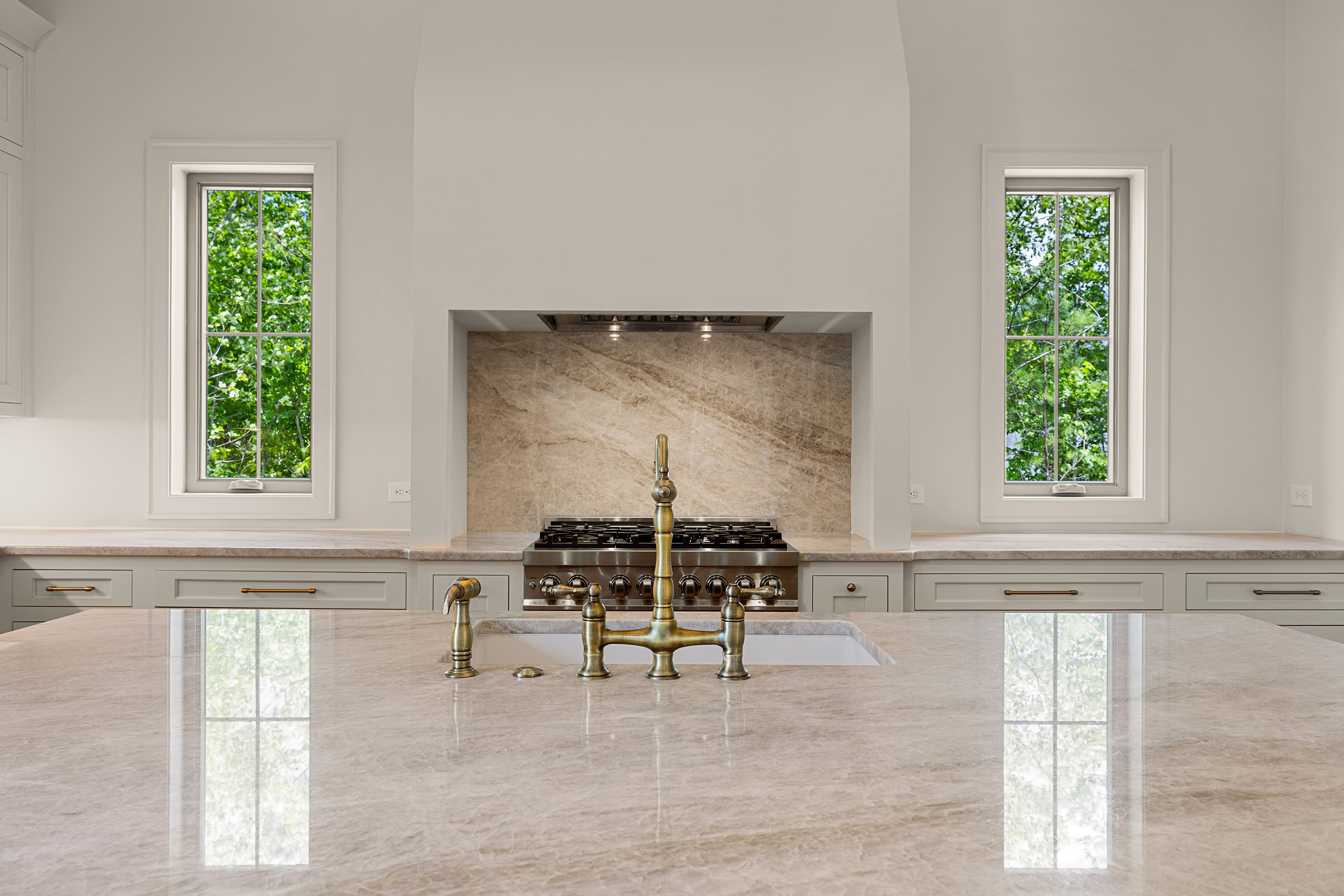  Beautiful New Construction With European Flair in Arbor Springs - 物件實景