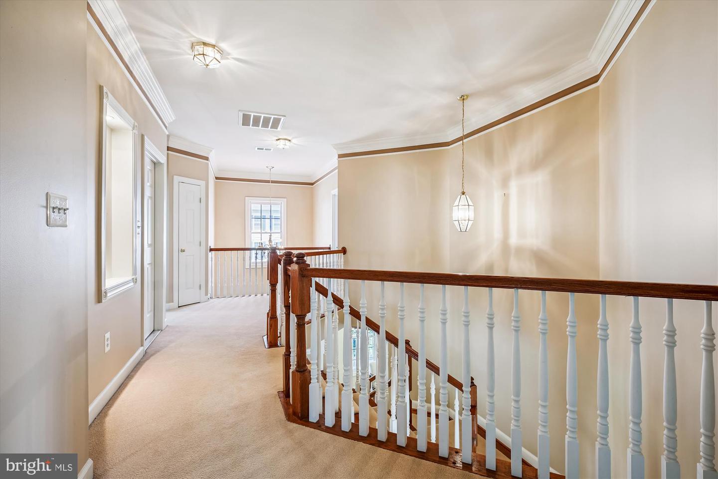 Gaithersburg, Maryland, 20878, United States, 5 Bedrooms Bedrooms, ,5 BathroomsBathrooms,Residential,For Sale,1907649