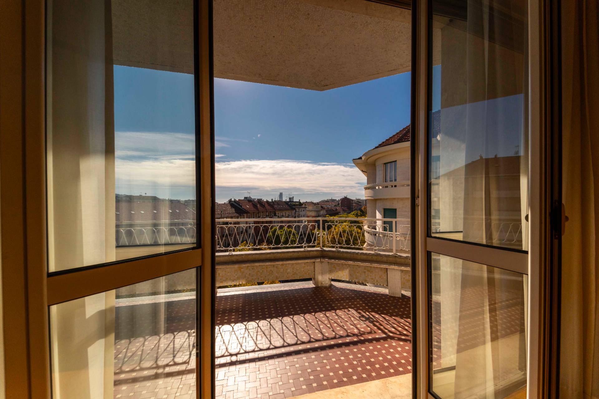 Torino, Torino, 10100, IT, 4 Bedrooms Bedrooms, ,3 BathroomsBathrooms,Residential,For Sale,1989083