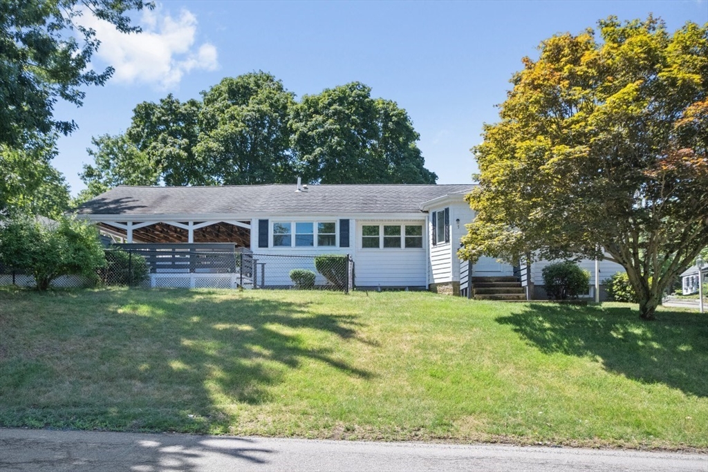 Weymouth, Massachusetts, 02190, United States, 2 Bedrooms Bedrooms, ,1 BathroomBathrooms,Residential,For Sale,1897259