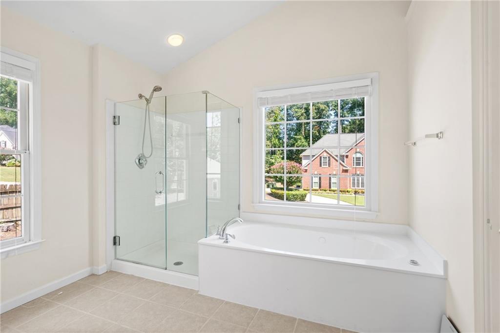 Roswell, Georgia, 30075, United States, 4 Bedrooms Bedrooms, ,3 BathroomsBathrooms,Residential,For Sale,1986078