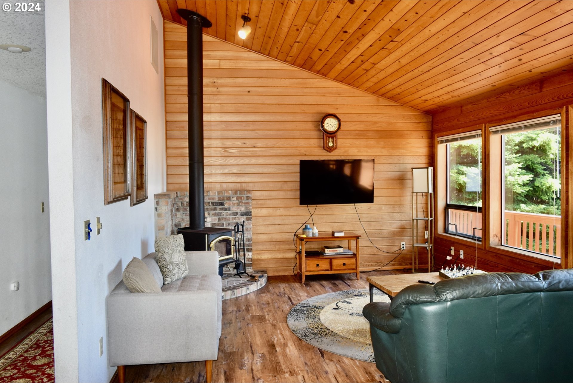 Gold Beach, Oregon, 97444, United States, 3 Bedrooms Bedrooms, ,3 BathroomsBathrooms,Residential,For Sale,1888635