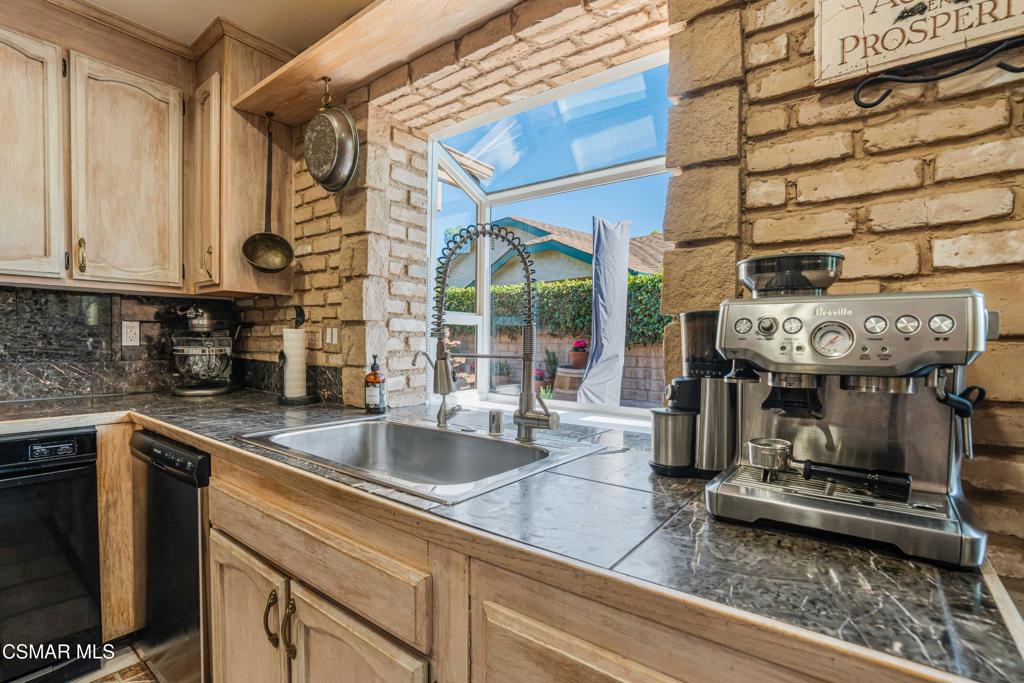 Moorpark, California, 93021, United States, 2 Bedrooms Bedrooms, ,2 BathroomsBathrooms,Residential,For Sale,1935998