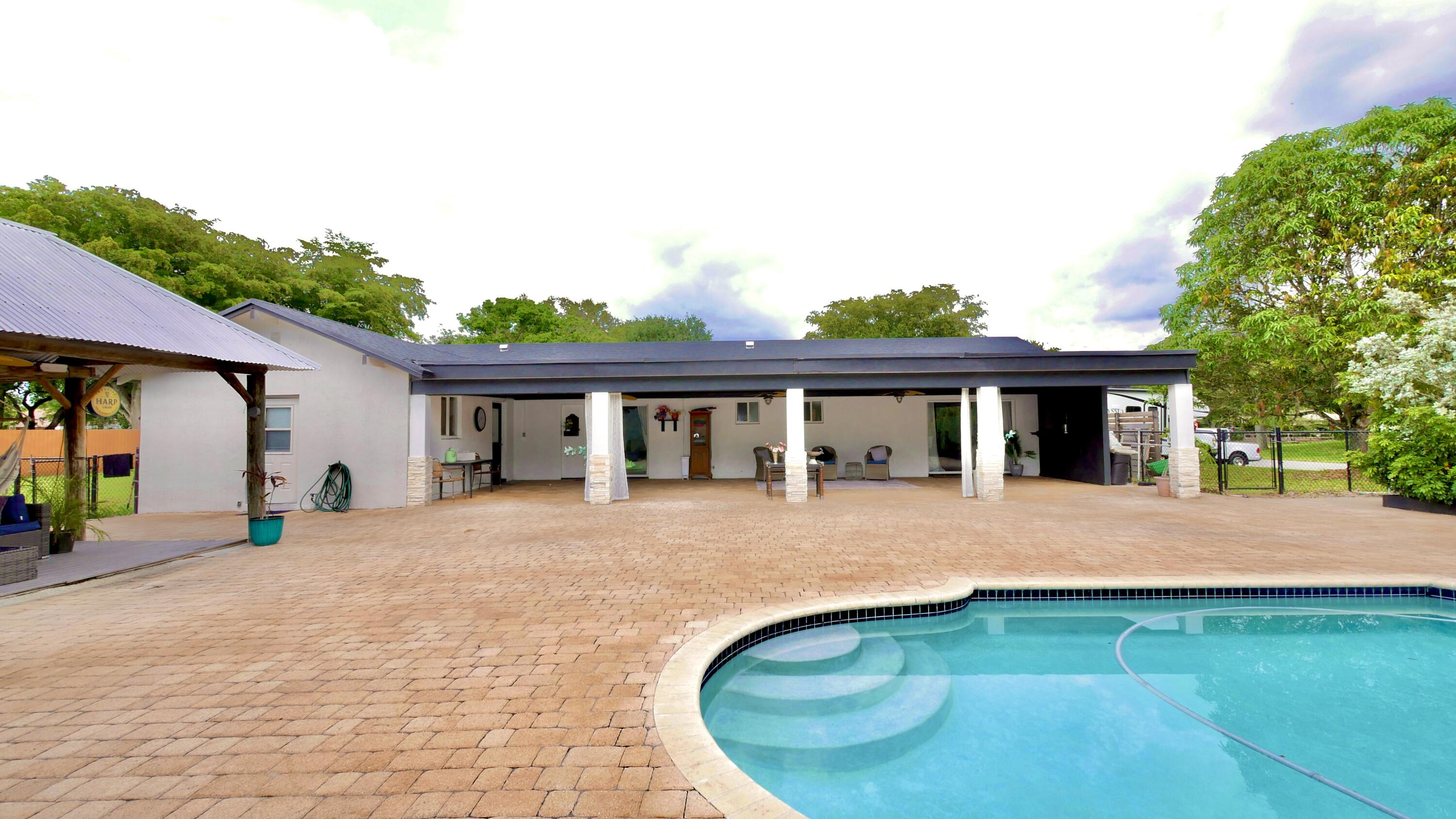 Davie, Florida, 33328, United States, 7 Bedrooms Bedrooms, ,5 BathroomsBathrooms,Residential,For Sale,2039860