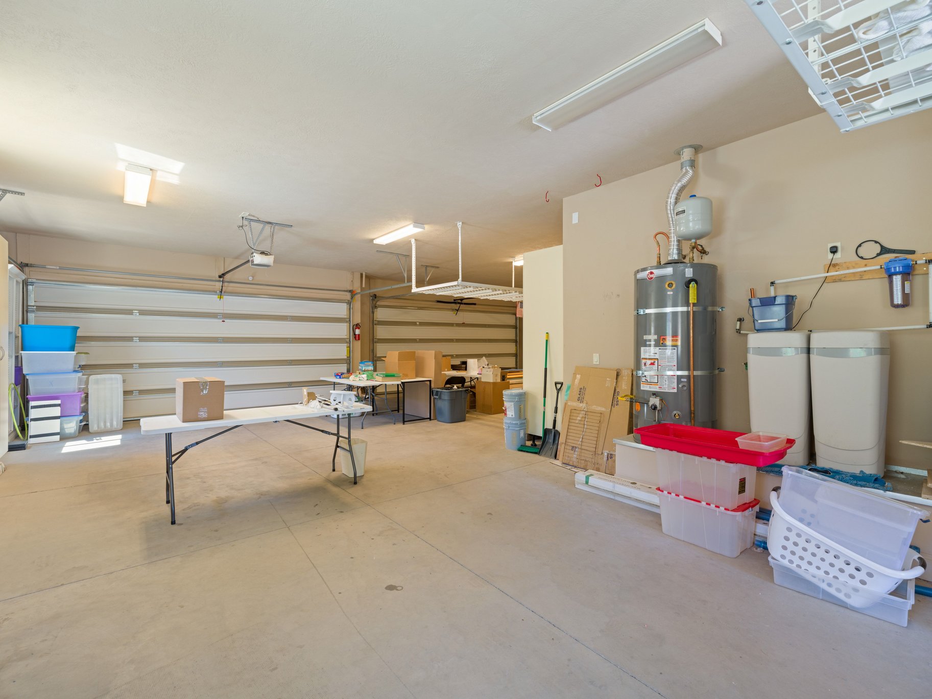  Single-Level Living with Private Pool & Rare 6-Car Garage in Green Springs - 物件實景