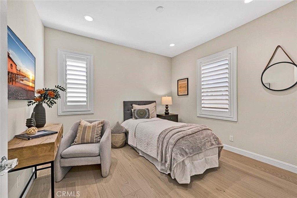 Lake Forest, California, 92630, United States, 4 Bedrooms Bedrooms, ,5 BathroomsBathrooms,Residential,For Sale,1988147