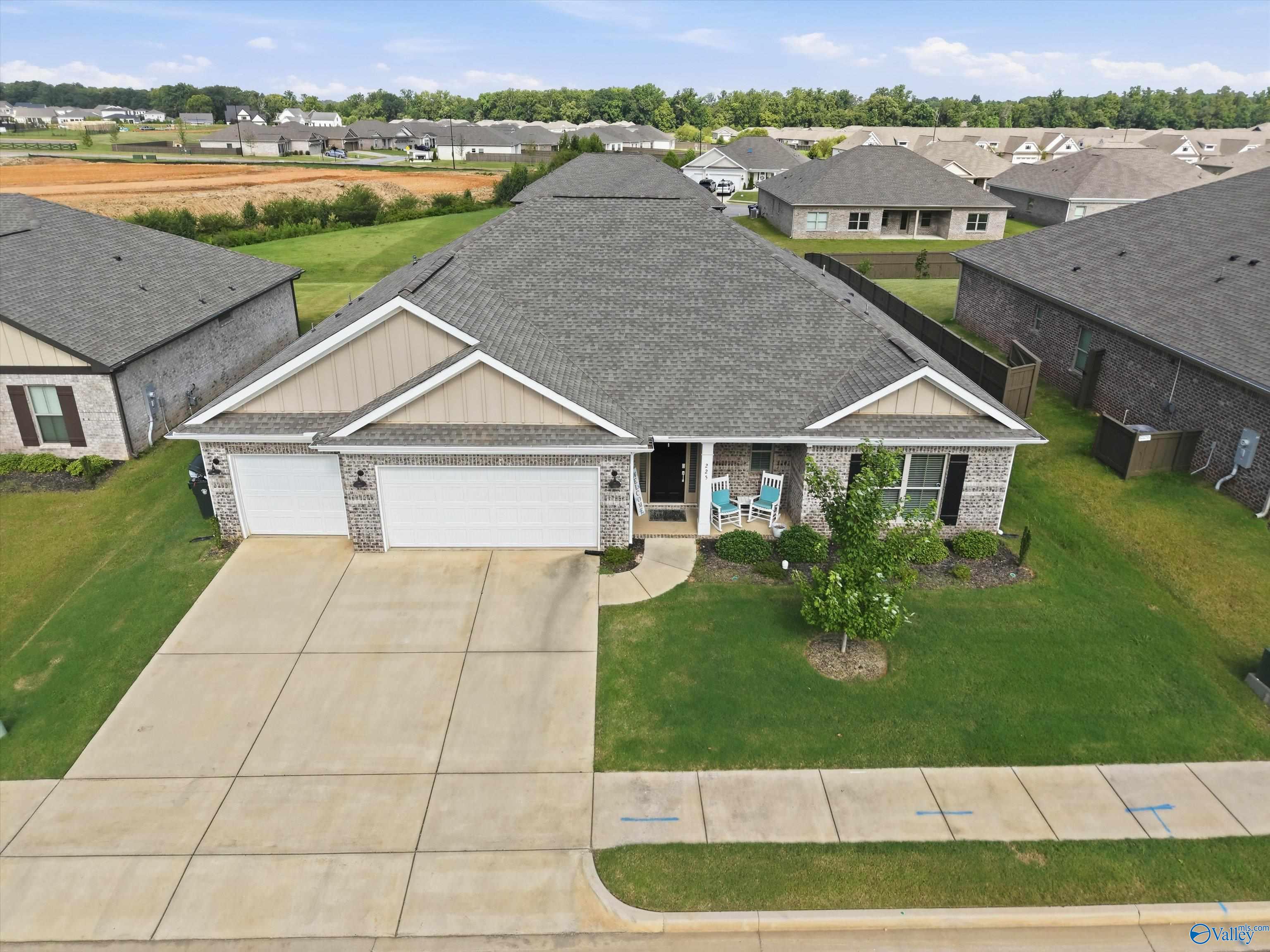 Hannaway Cir, Madison, AL 35757 #1