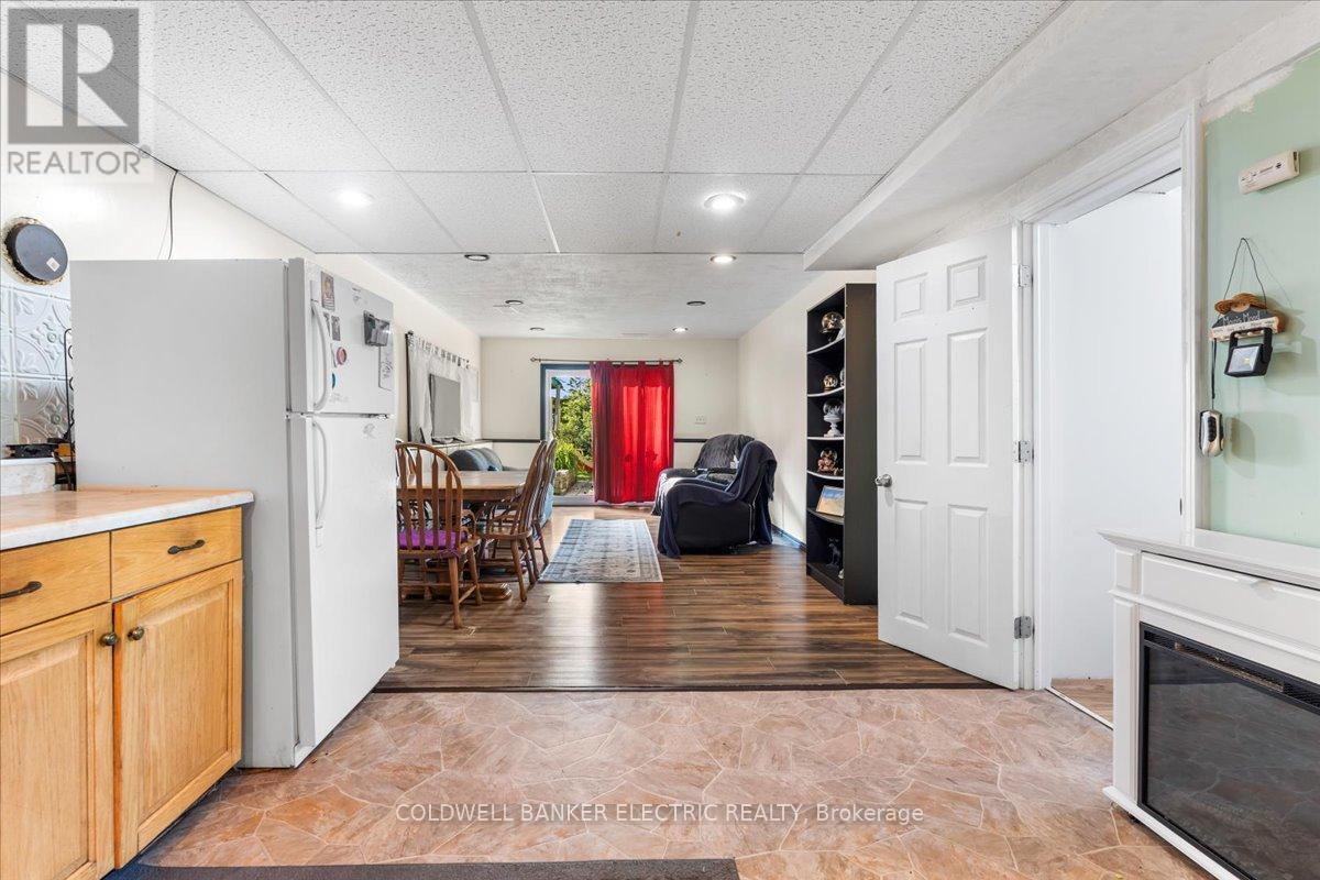PRINCE EDWARD COUNTY (AMELIASBURG WARD), Ontario, K0K 1A0, CA, 5 Bedrooms Bedrooms, ,2 BathroomsBathrooms,Residential,For Sale,1867641