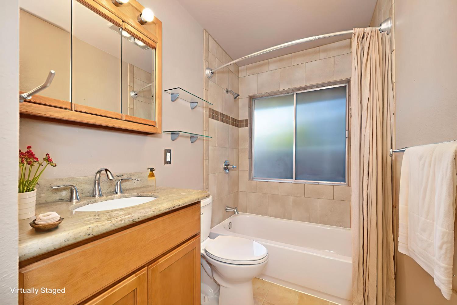 Roseville, California, 95678, United States, 3 Bedrooms Bedrooms, ,2 BathroomsBathrooms,Residential,For Sale,1940546
