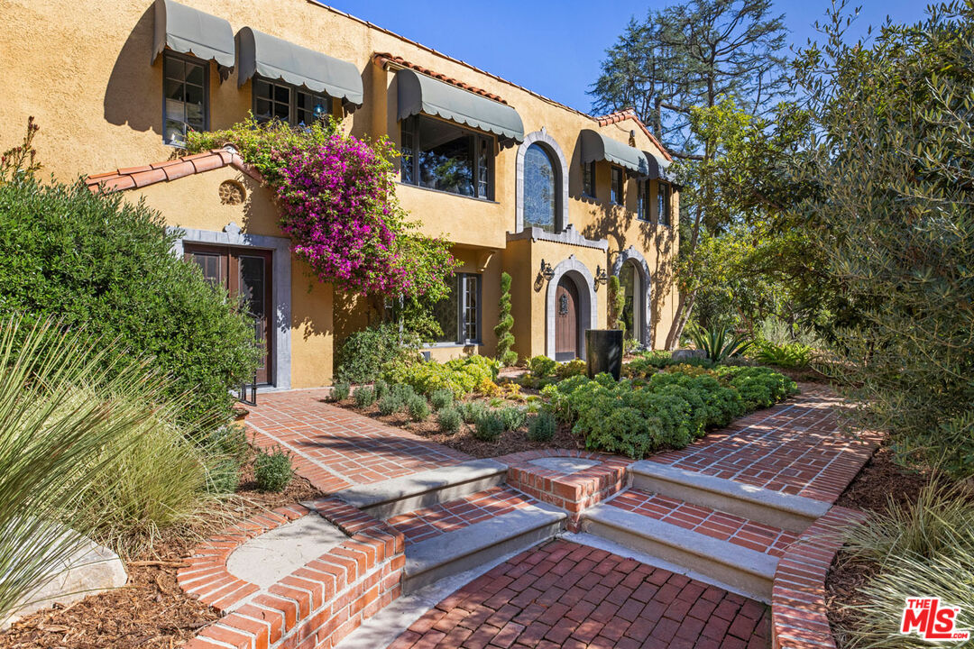 Los Angeles, California, 90065, United States, 5 Bedrooms Bedrooms, ,5 BathroomsBathrooms,Residential,For Sale,1987720