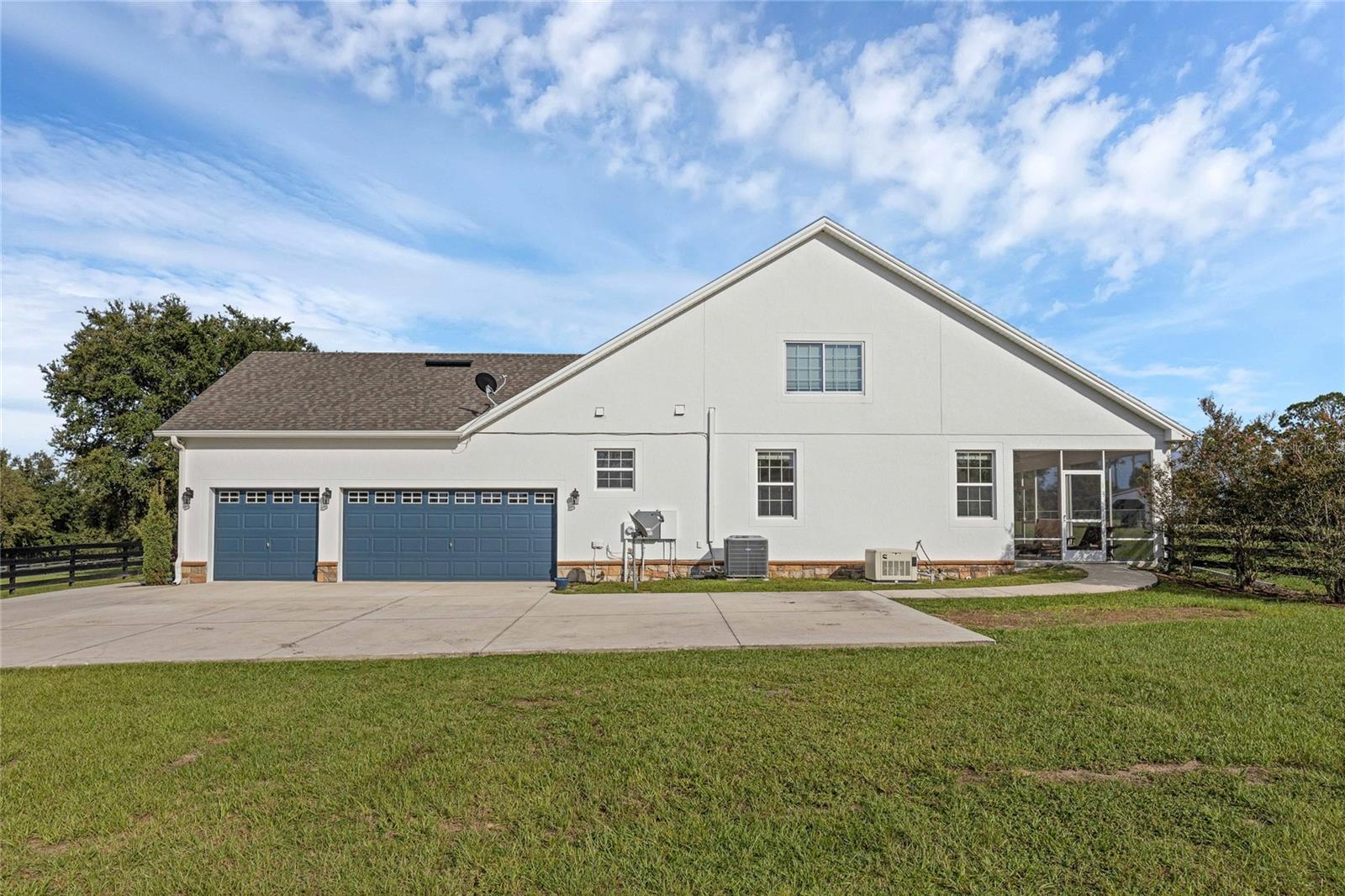 WEIRSDALE, Florida, 32195, United States, 5 Bedrooms Bedrooms, ,3 BathroomsBathrooms,Residential,For Sale,1921300
