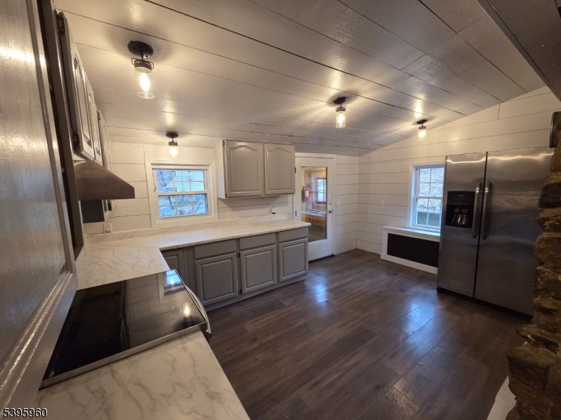 Tewksbury Twp., New Jersey, 07830, United States, 2 Bedrooms Bedrooms, ,2 BathroomsBathrooms,Residential,For Sale,1991114