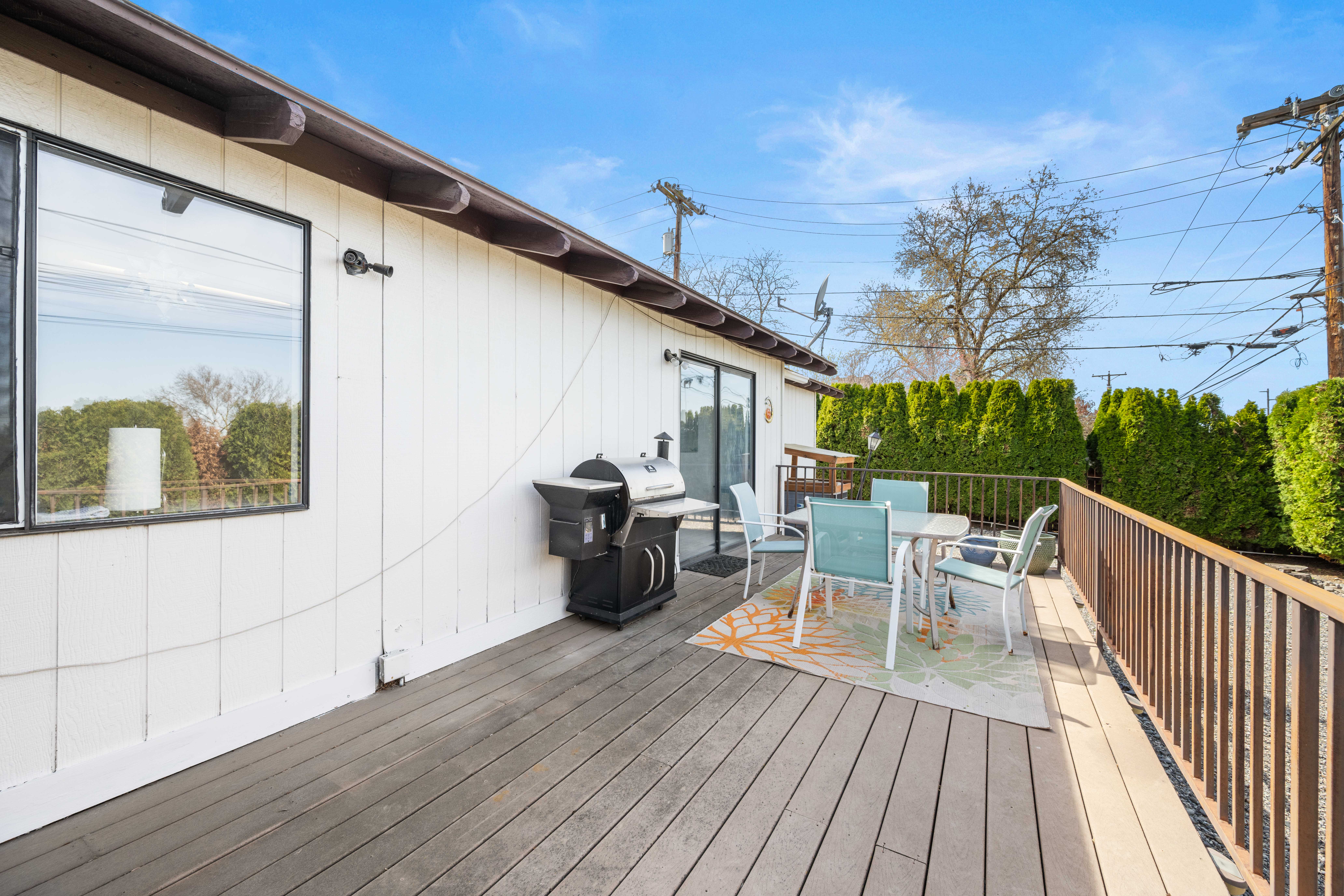  Stunning Views & Solar Panel Efficiency - 物件實景