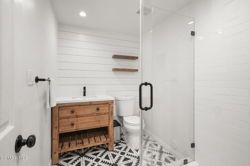 Newbury Park, California, 91320, United States, 5 Bedrooms Bedrooms, ,3 BathroomsBathrooms,Residential,For Sale,1885312