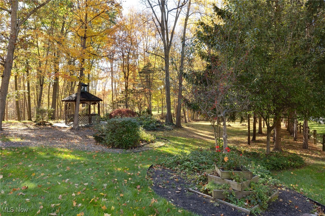 Aurora, Ohio, 44202, United States, 4 Bedrooms Bedrooms, ,3 BathroomsBathrooms,Residential,For Sale,1988003