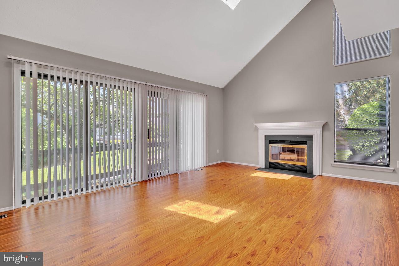 Monmouth Junction, New Jersey, 08852, United States, 2 Bedrooms Bedrooms, ,3 BathroomsBathrooms,Residential,For Sale,1955915