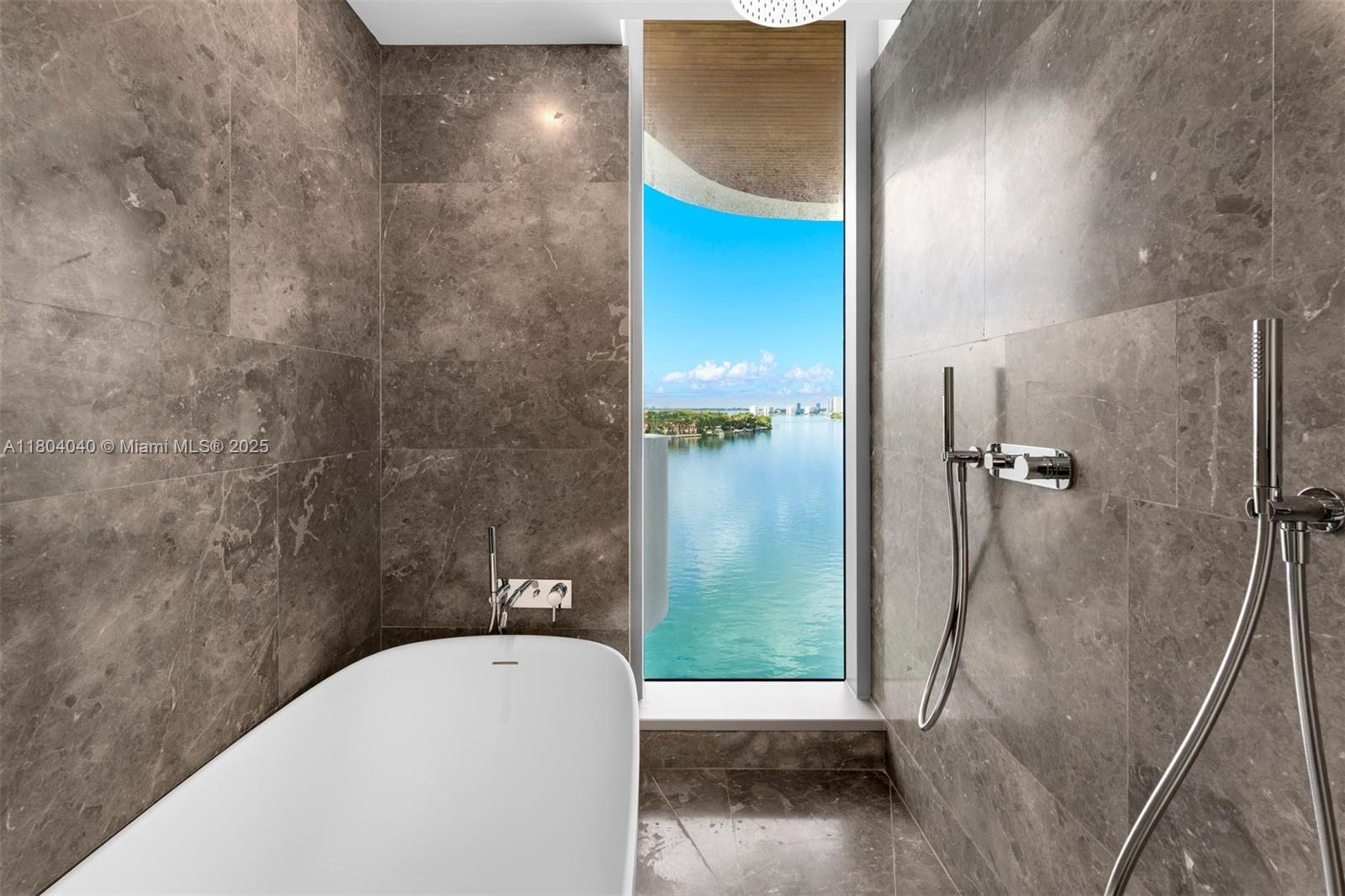 Miami Beach, Florida, 33141, United States, 2 Bedrooms Bedrooms, ,3 BathroomsBathrooms,Residential,For Sale,1828109