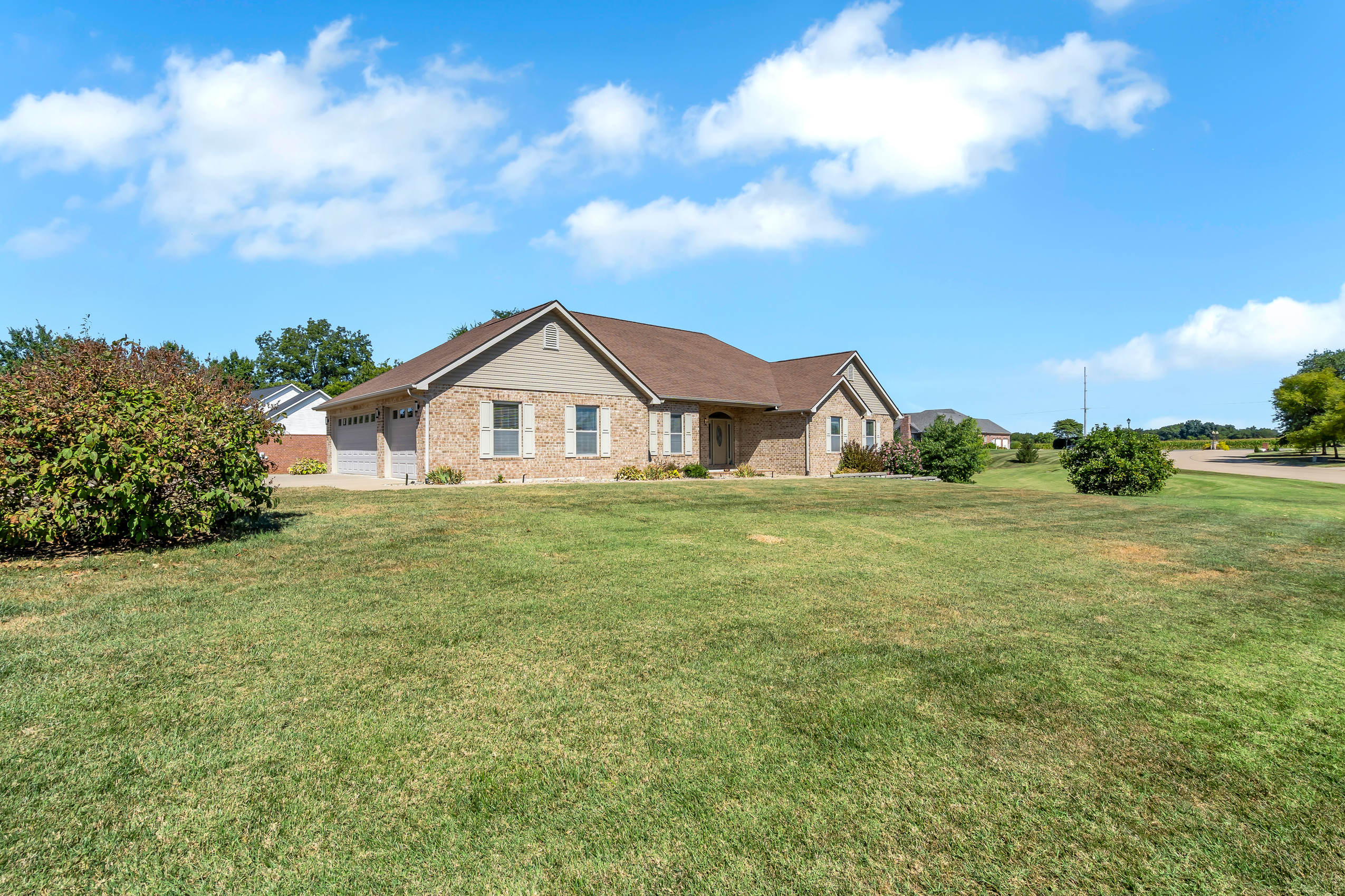 Waterloo, Illinois, 62298, United States, 5 Bedrooms Bedrooms, ,4 BathroomsBathrooms,Residential,For Sale,1978838