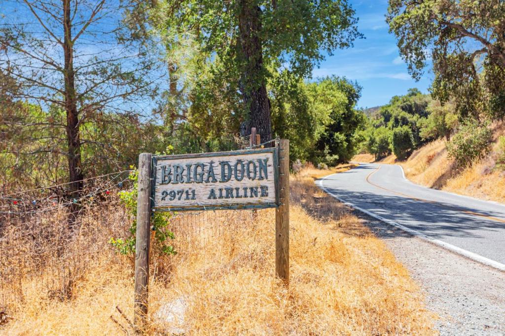 Paicines, California, 95043, United States, 4 Bedrooms Bedrooms, ,2 BathroomsBathrooms,Residential,For Sale,1981055