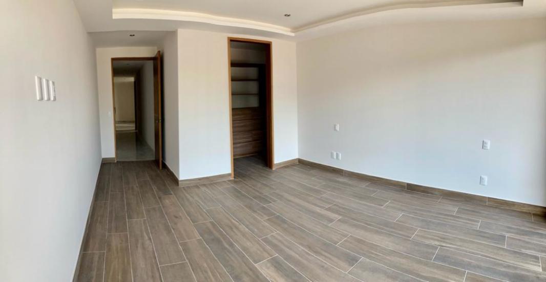 Fuente de Pir?mides, Naucalpan de Juárez, Estado de México, 53950, Mexico, 3 Bedrooms Bedrooms, ,3 BathroomsBathrooms,Residential,For Sale,Fuente de Pir?mides,1444000