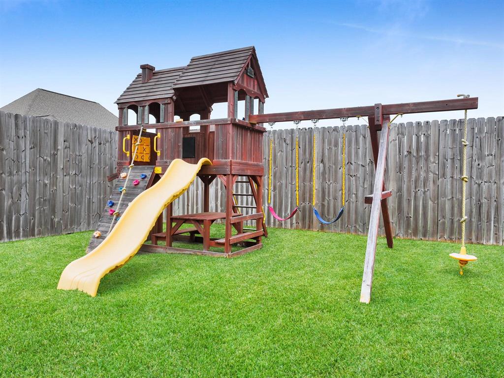 Beaumont, Texas, 77713, United States, 4 Bedrooms Bedrooms, ,Residential,For Sale,2000946