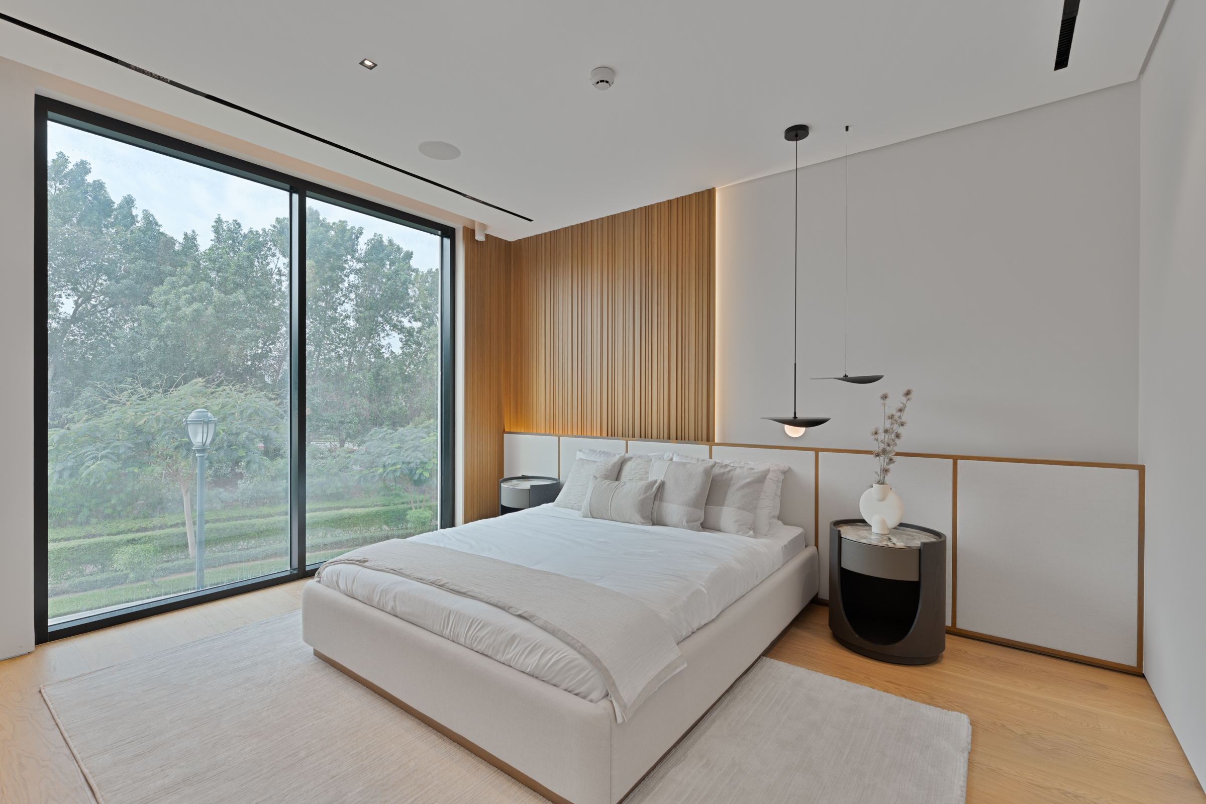  Refined Ready-to-Move Villa With Lake Views in JGE - 物件實景