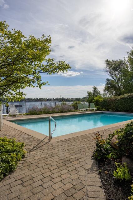 East Grand Rapids, Michigan, 49506, United States, 5 Bedrooms Bedrooms, ,5 BathroomsBathrooms,Residential,For Sale,1933647
