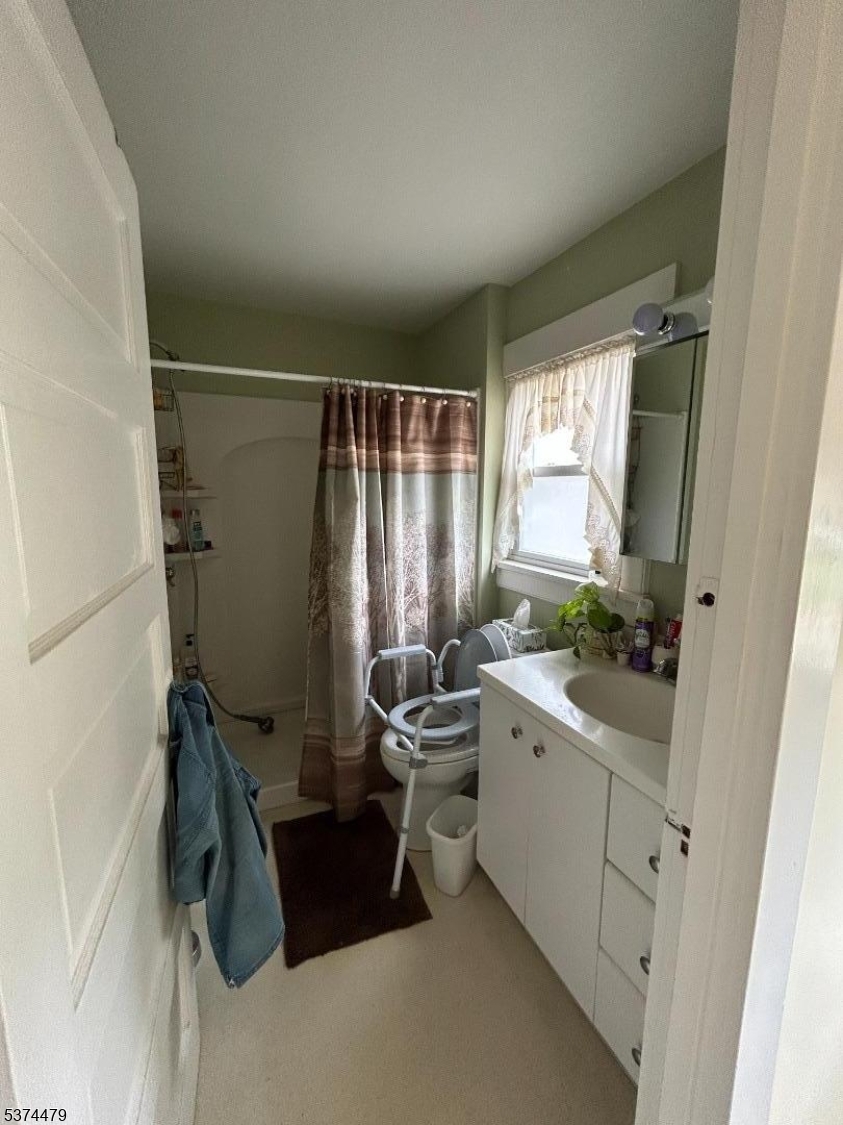 Hawthorne Boro, New Jersey, 07506, United States, 2 Bedrooms Bedrooms, ,2 BathroomsBathrooms,Residential,For Sale,1903261