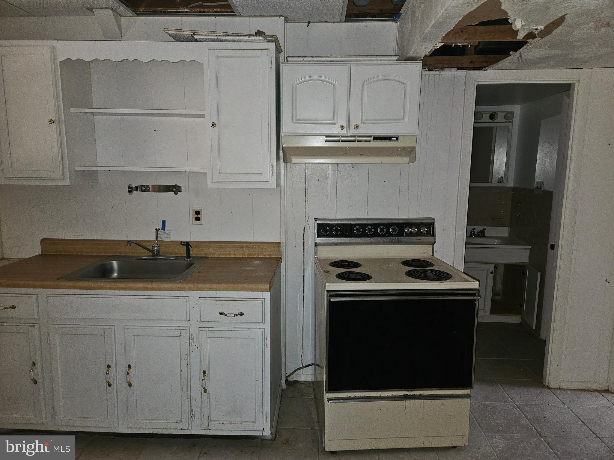 Millersville, Maryland, 21108, United States, 5 Bedrooms Bedrooms, ,3 BathroomsBathrooms,Residential,For Sale,1881579