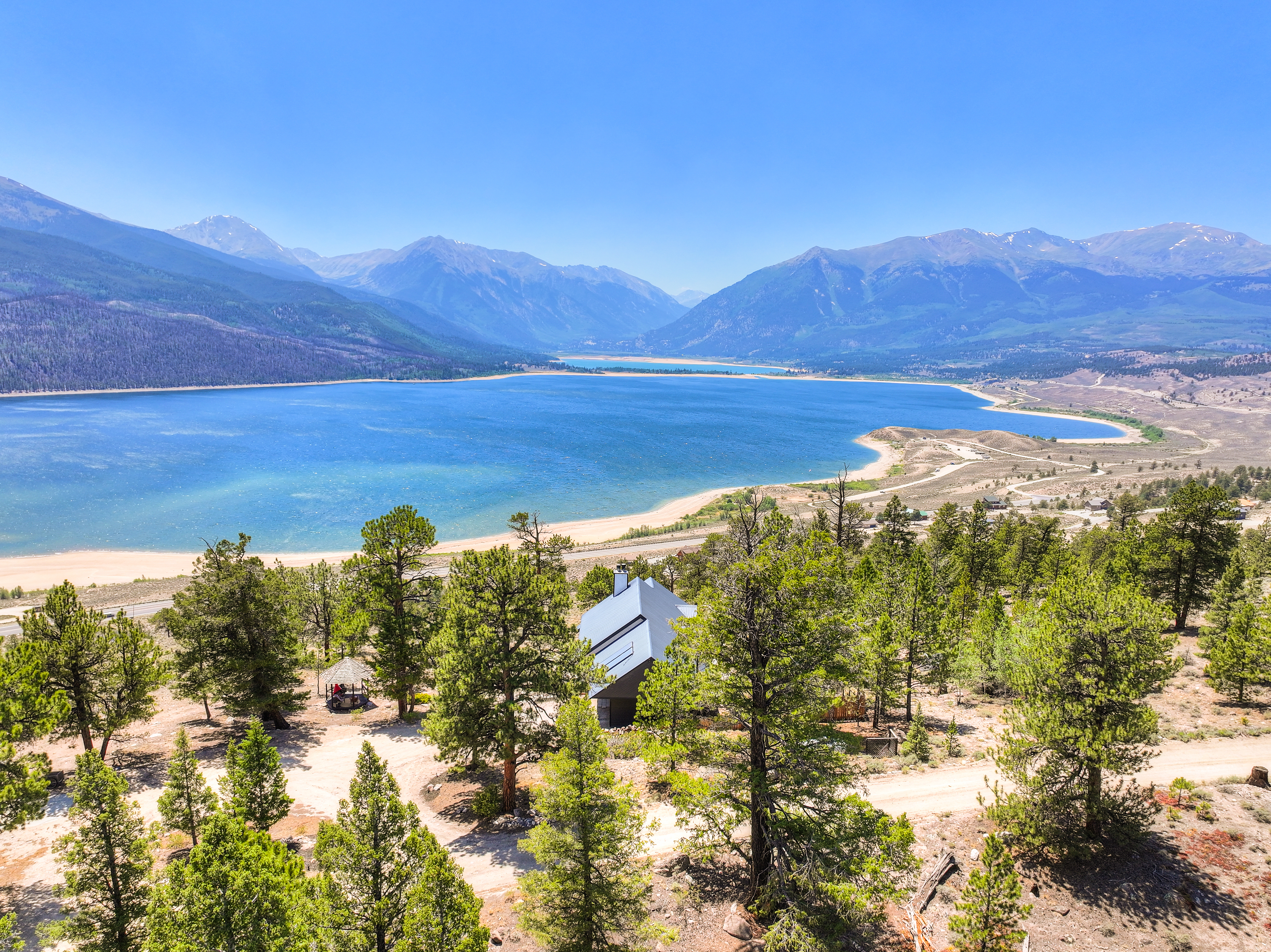  Twin Lakes Modern - 物件實景