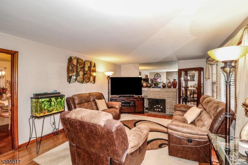 Rahway City, New Jersey, 07065, United States, 4 Bedrooms Bedrooms, ,2 BathroomsBathrooms,Residential,For Sale,1986510